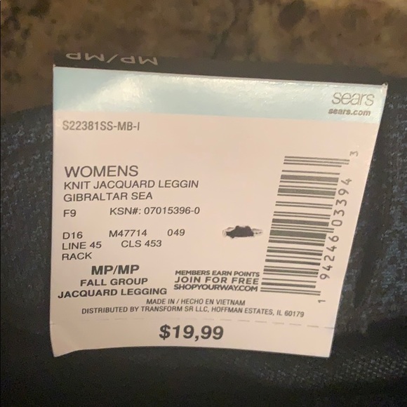 ***NWT*** Stretchy Houndstooth Pants - Picture 8 of 8